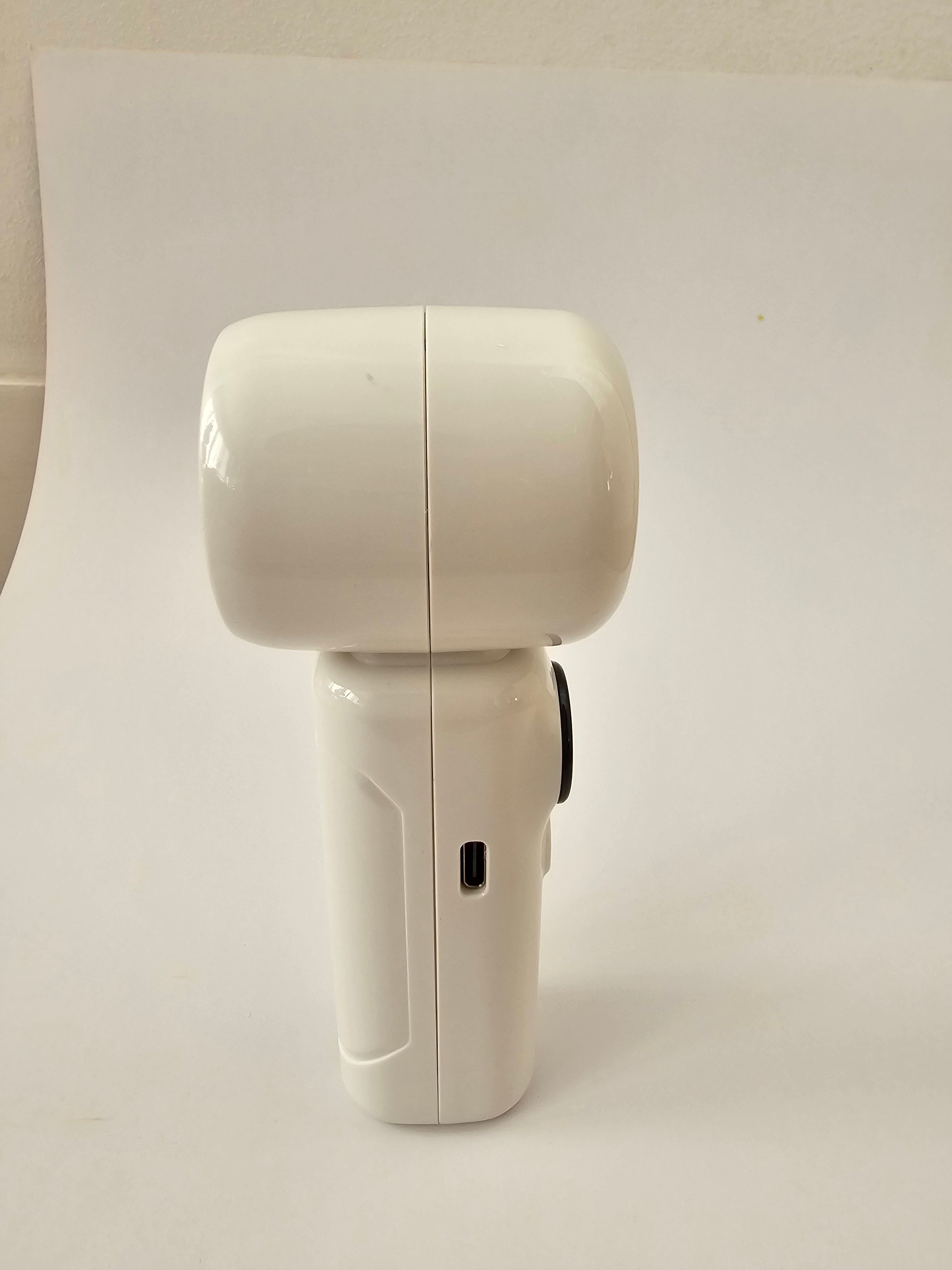 Digital High-Speed Handheld Fan – 199 Wind Speed Levels, Ultra Mini & Powerful Airflow